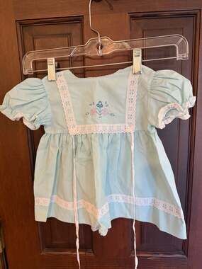 Vintage Nannette Baby Girl Light Blue Embroidered Floral Lace Trim Dress Size 24